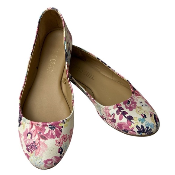 Fall’s Creek Women's Floral Flats - Picture 1 of 6